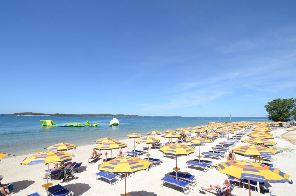Happy Camp Mobile Homes In Centro Vacanze Bi Village Fazana Luaran gambar